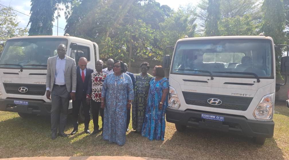 Le projet ECOTER du Conseil Régional du Cavally renforce ses moyens d’action avec l’acquisition de deux camionnettes